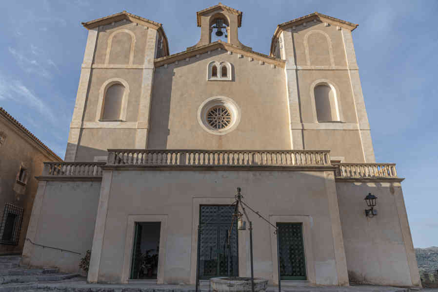 Mallorca - Artà 10 - santuario de Sant Salvador.jpg